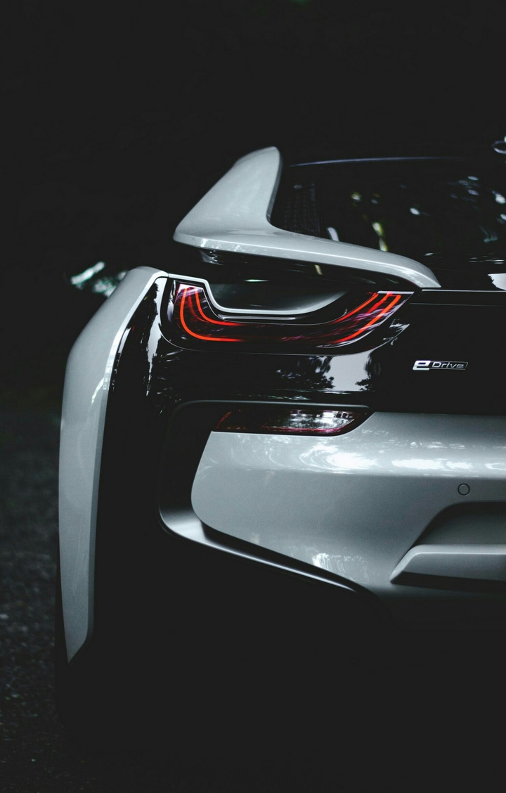 BMW i8