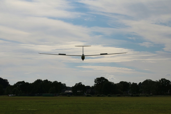 glider airplane landing