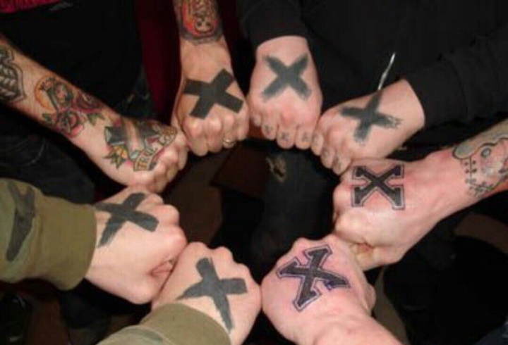 ✖