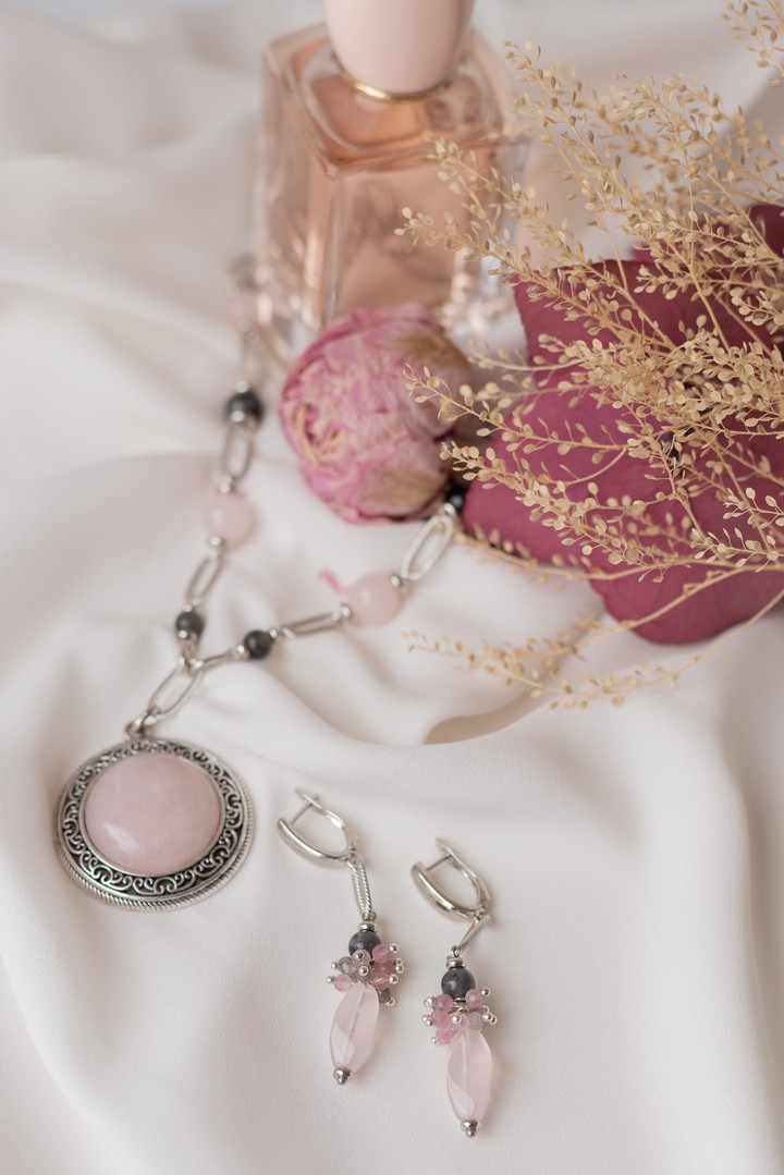 Silence. Necklace and earrings.