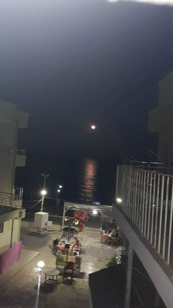 Lune mer méditerranée Turquie Mersin