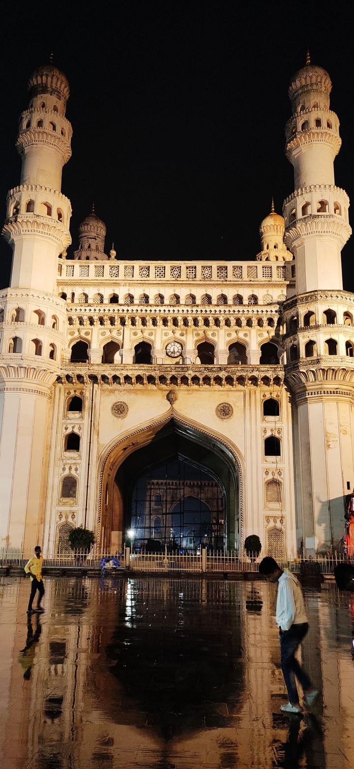 char minar