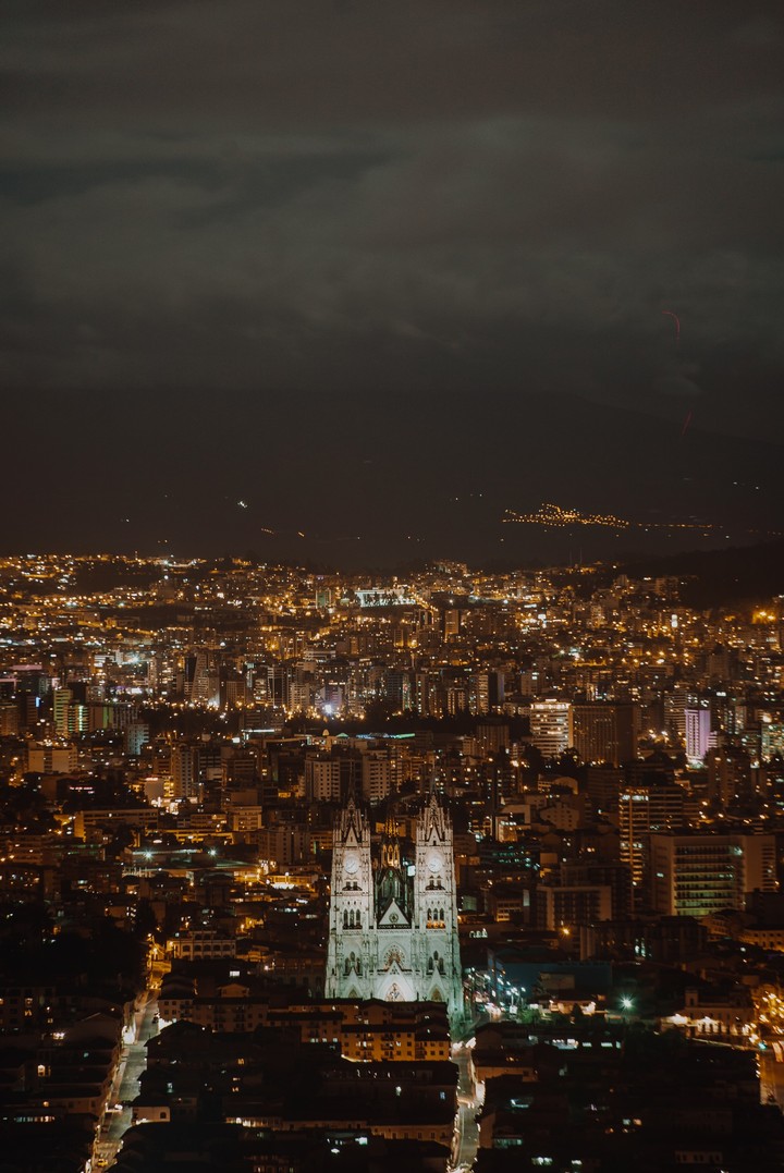 night city aerial view buildings 145169 2832x4240