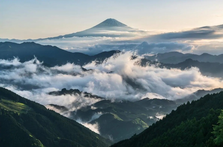Cloud wave