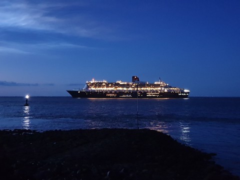 Queen Mary 2