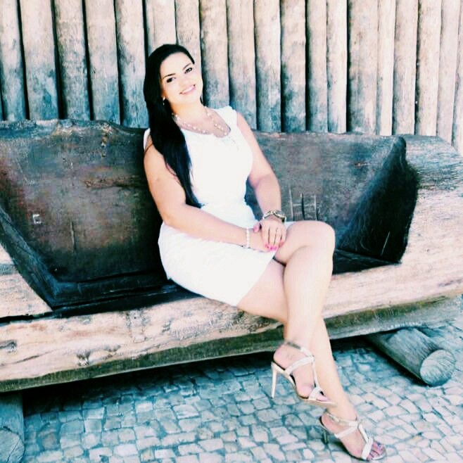 Bela Moça em sua moça beleza.