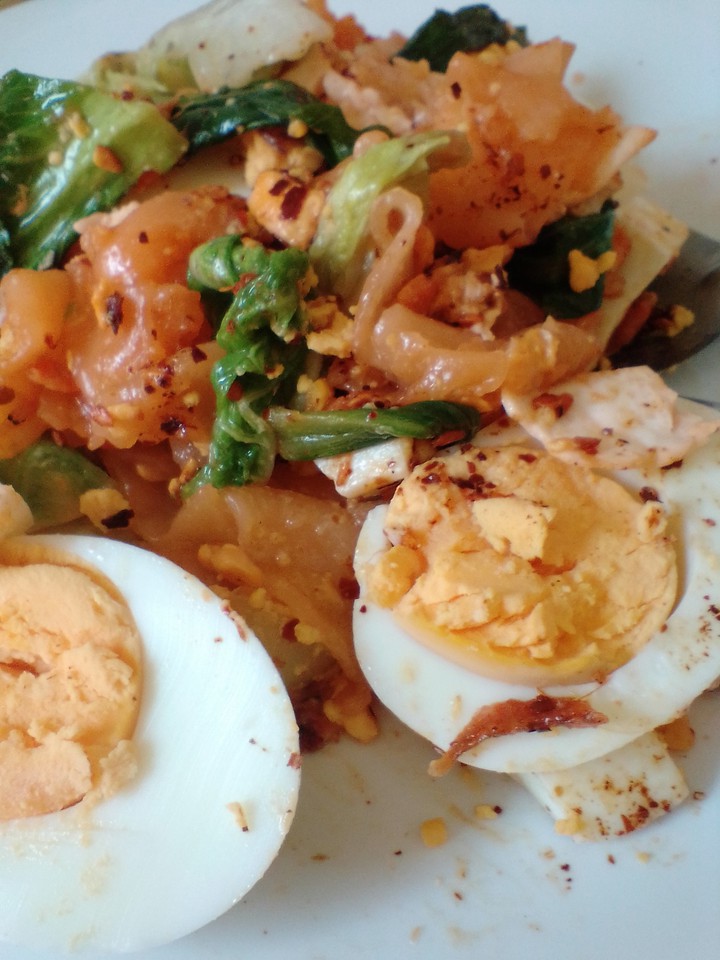 Menu: Noodle with eggs in gravy