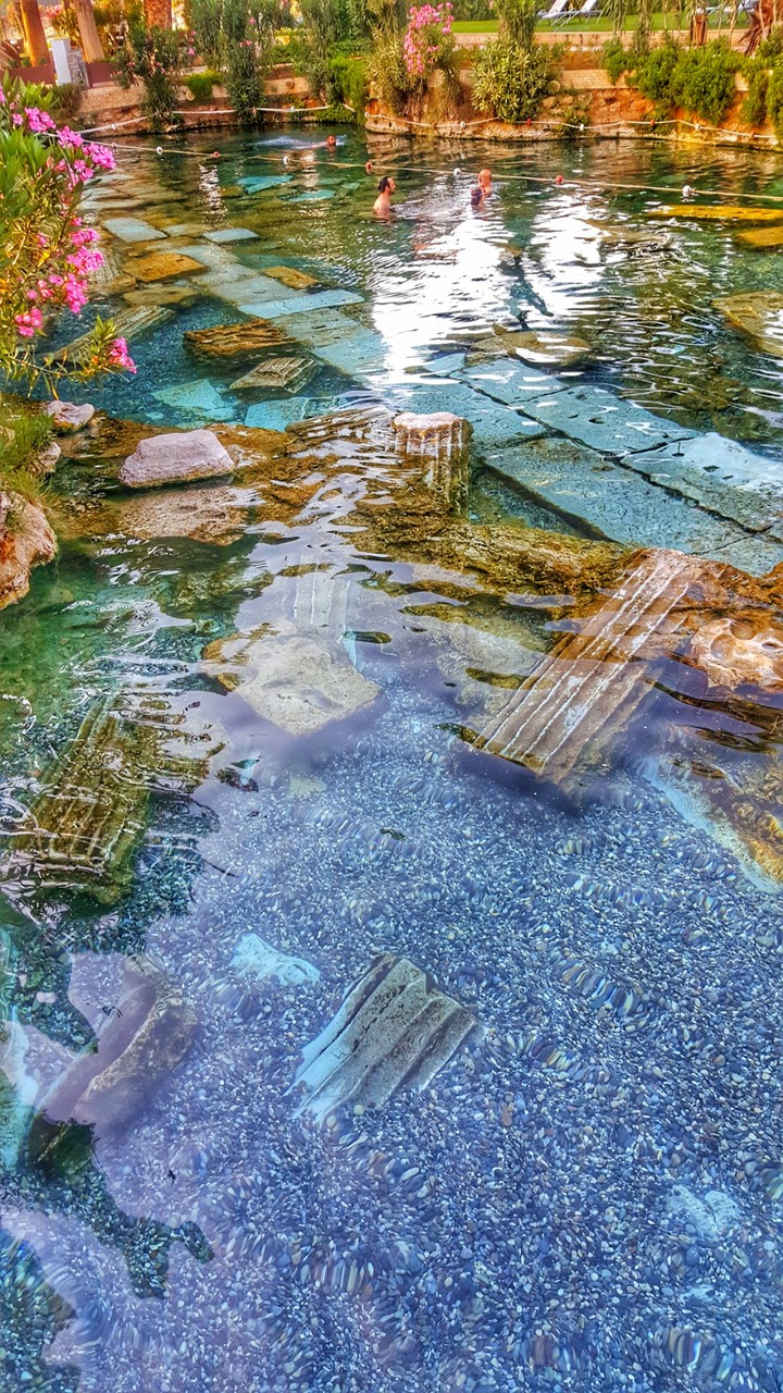 Hierapolis Antique Pool. Pamukkale, Turkey