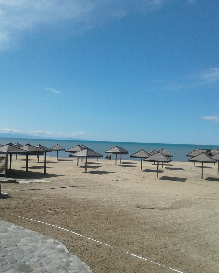 море