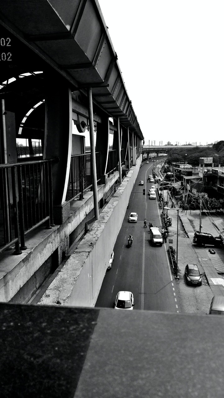 indian road view from delhi metro station
