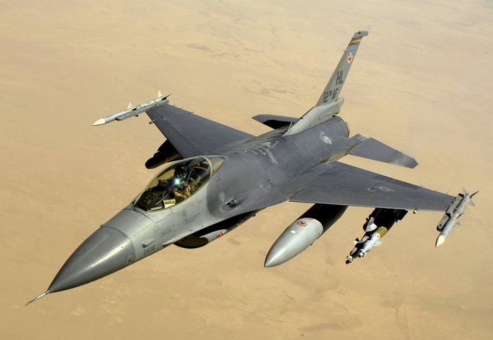 F 16