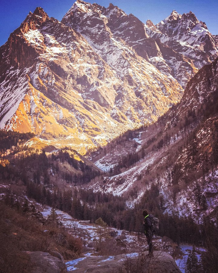 TREKKING