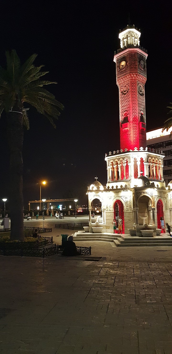 İ