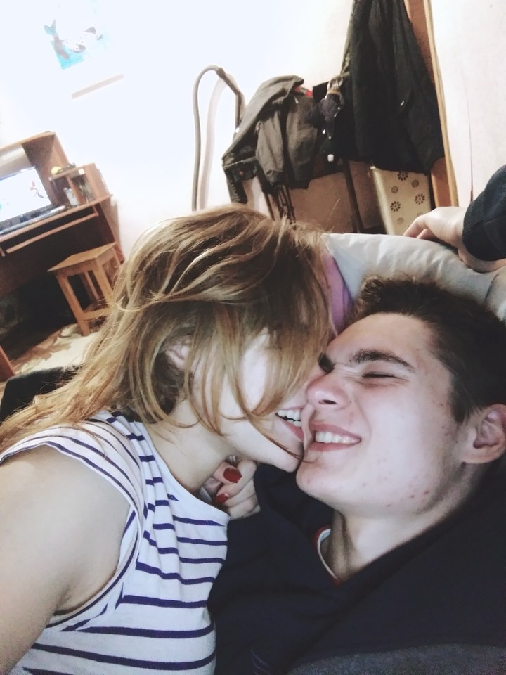 р