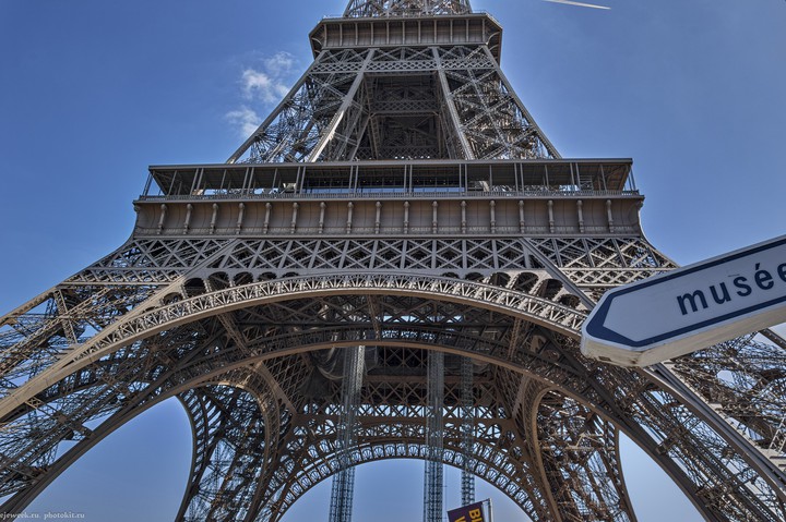 eiffel tower