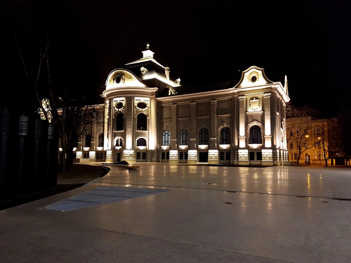 Night and Museum of Art