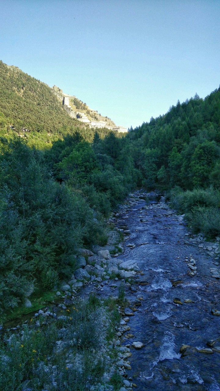 The fortress from the river