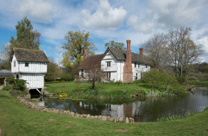 Manor House