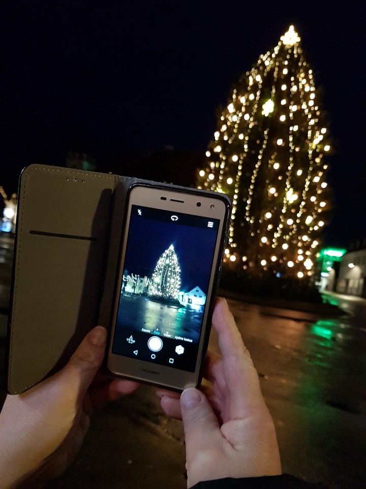 christmas tree from another phone