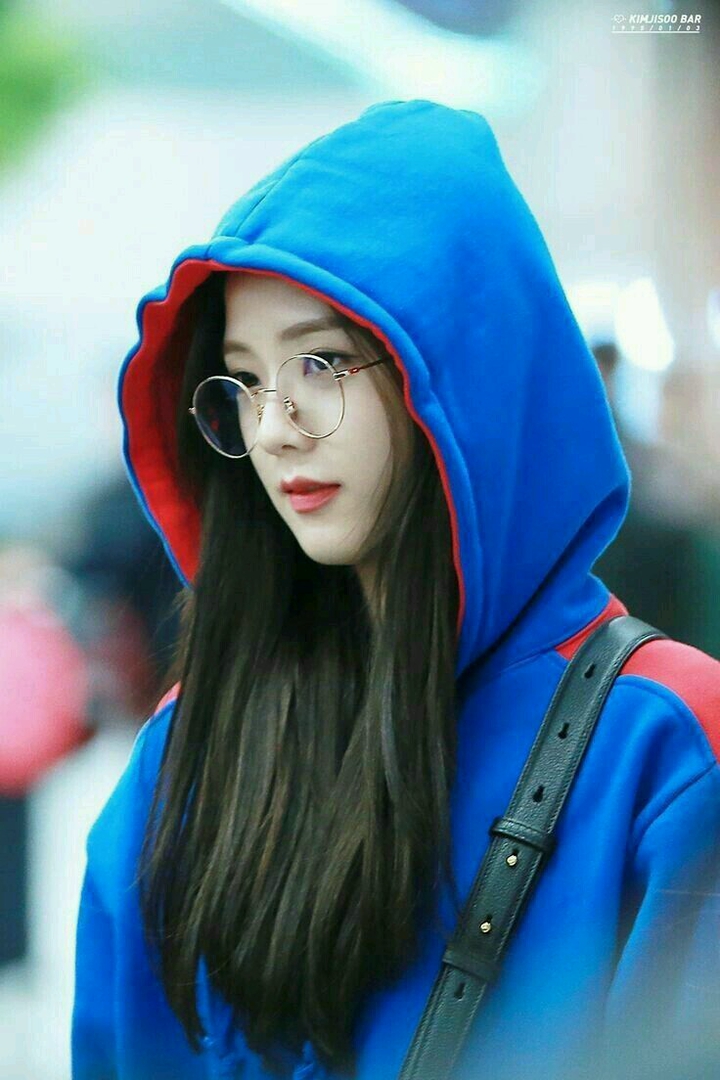 lovly jisoo