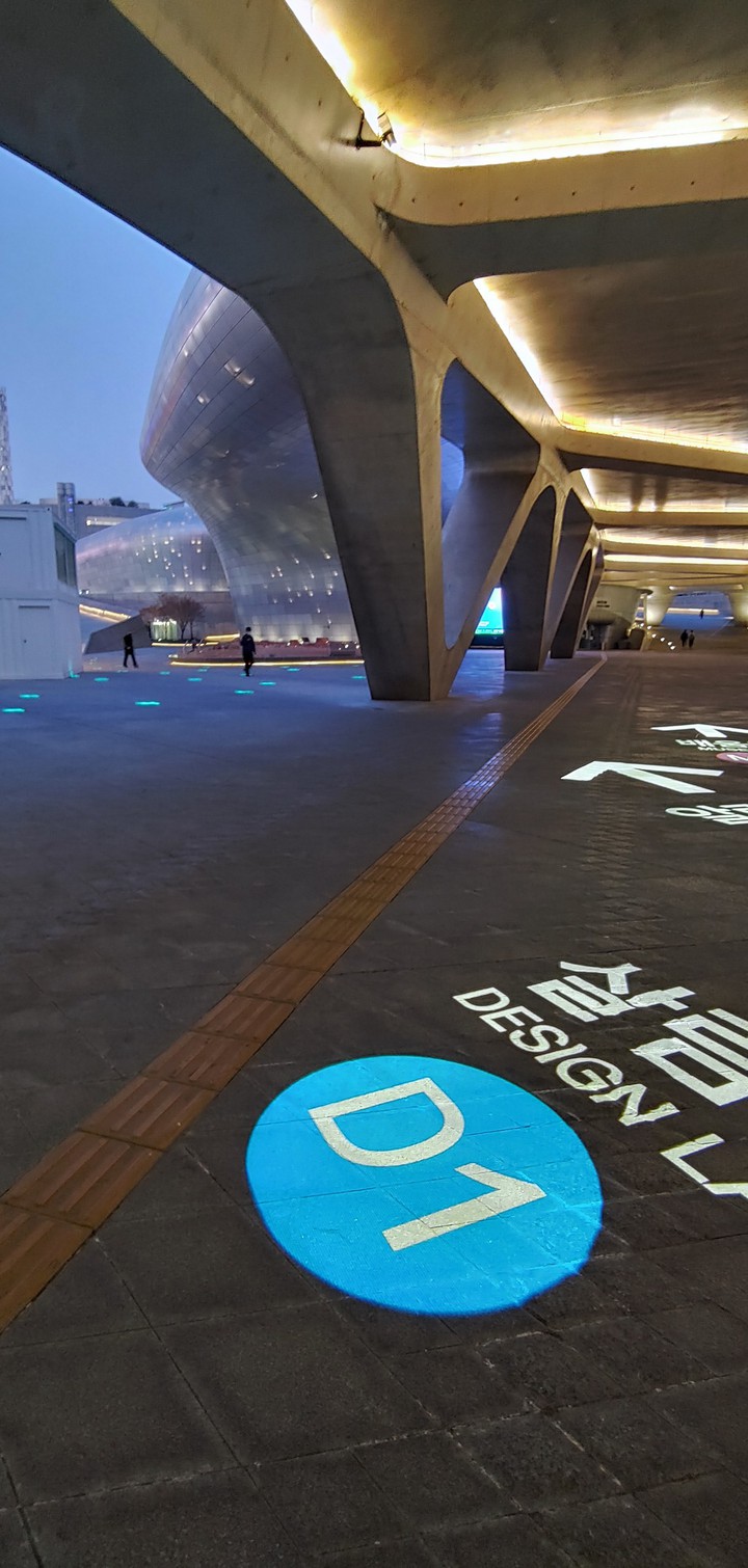 DDP((dongdaemun design plaza)
