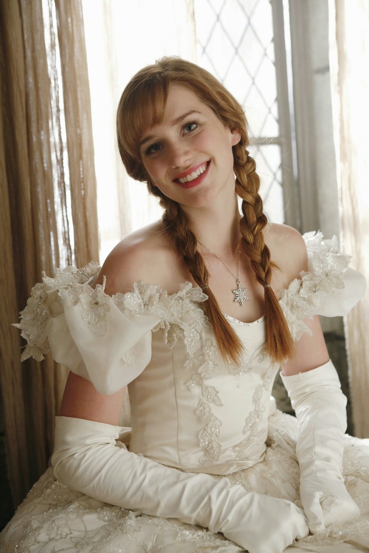 Princess Anna/Elisabeth Lail
