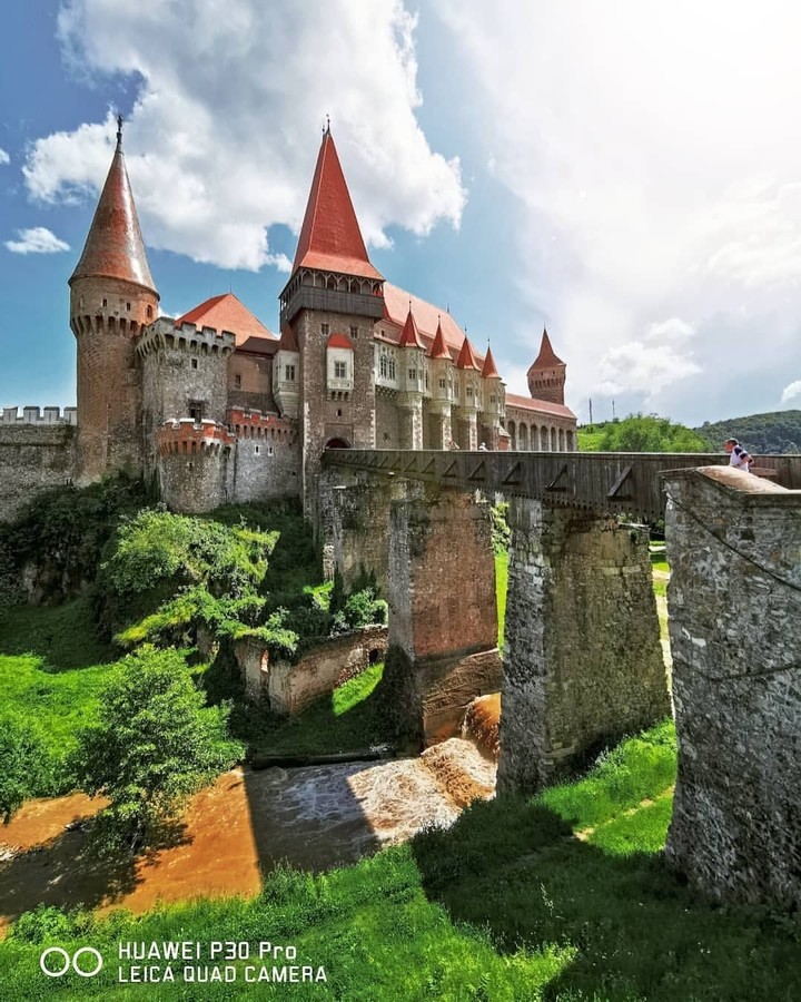 Corvi Castle