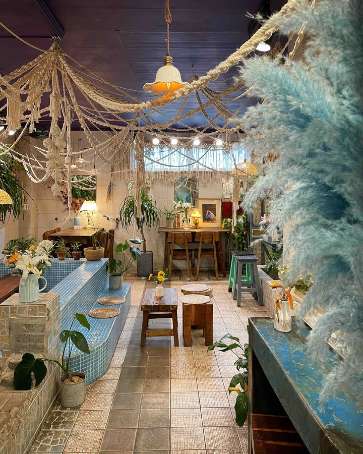blue room