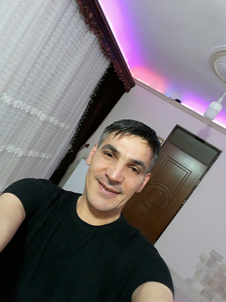 г