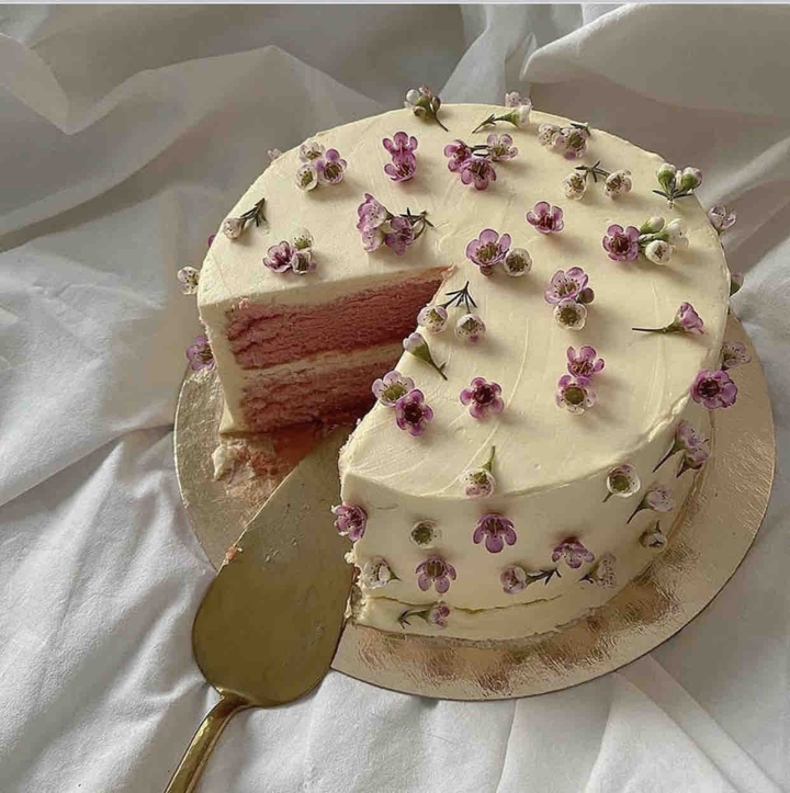 Small flower deco cake