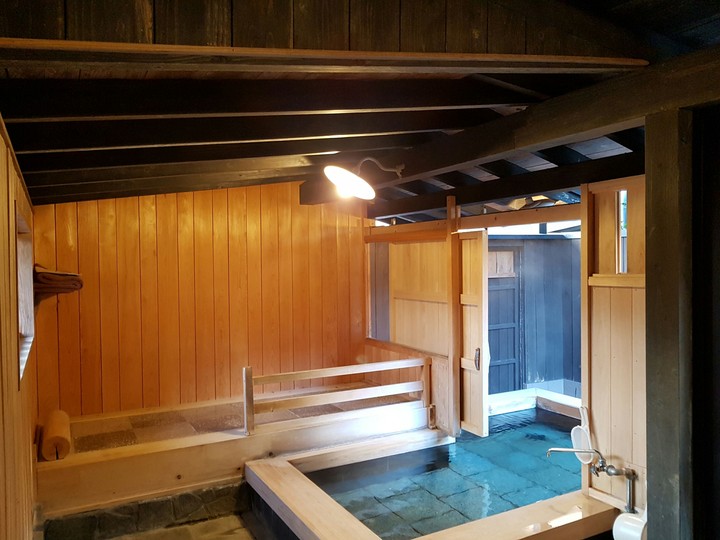 Japan ryokan ( 旅館 りょかん)