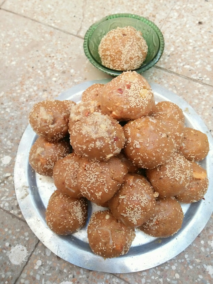 Laddus