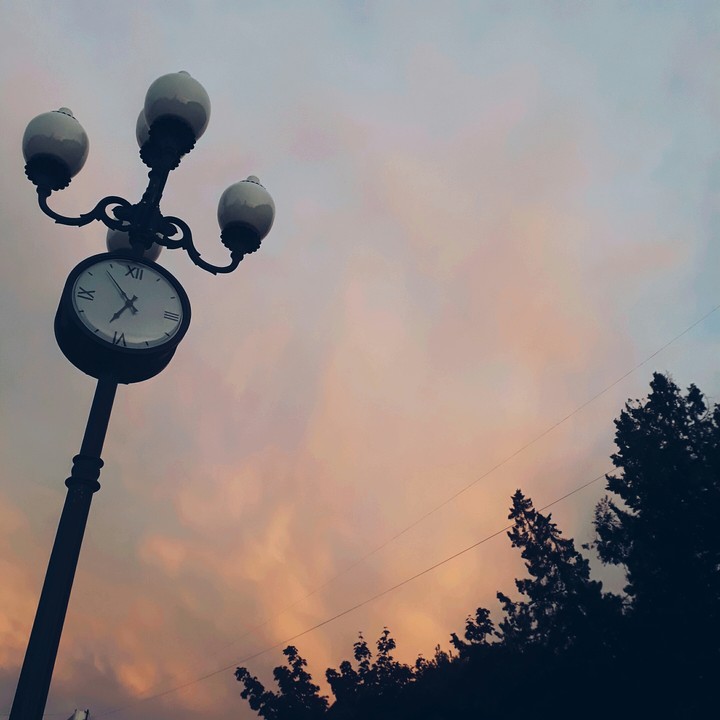 ▪clock○•°