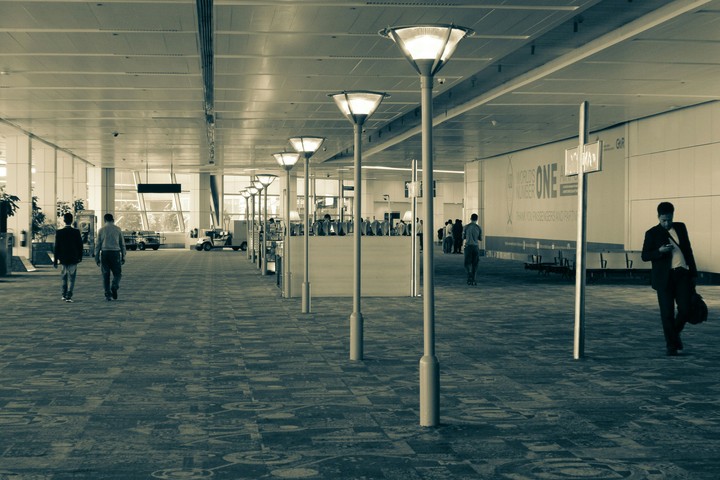 airport symmetry