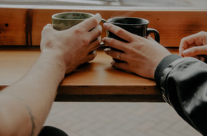 Arms Mugs Couple