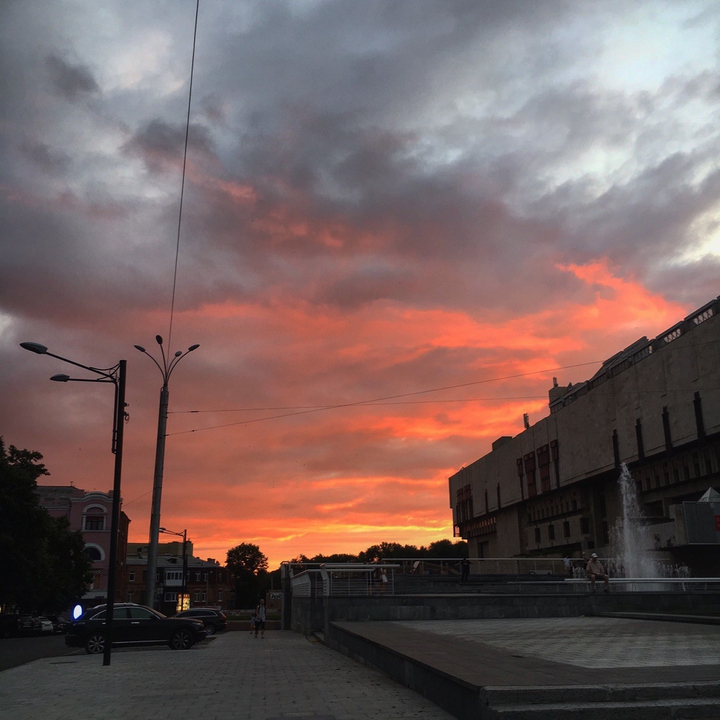 clouds, area,sky,sunset, fountain,