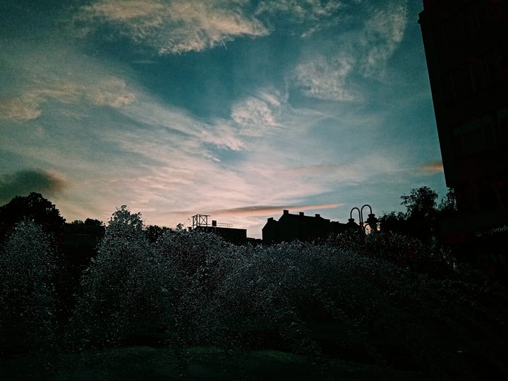 Beauty and the fountain
