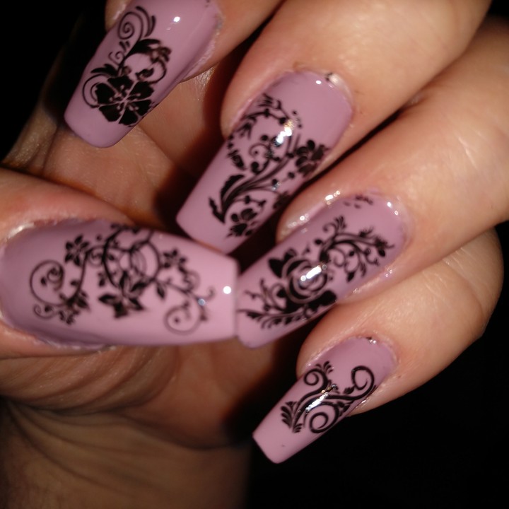 nails