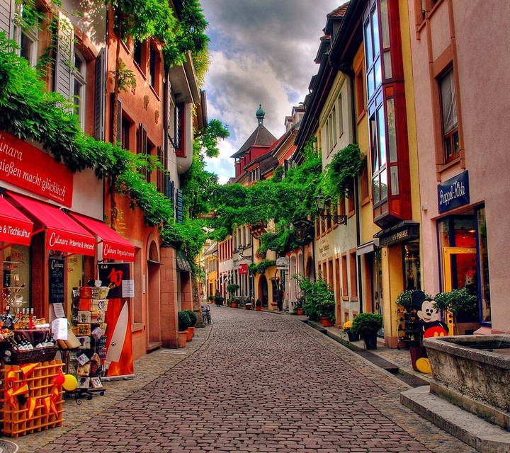 Street of Calm