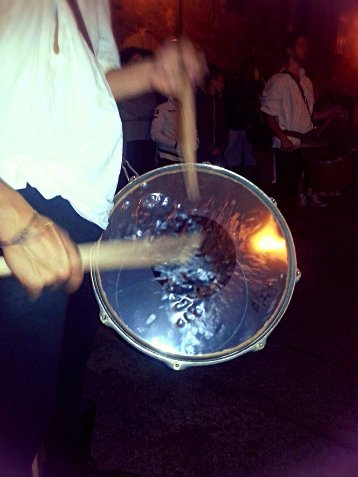 ..." Mr Tambourine Man"...