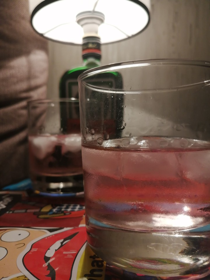 Стаканы с виски