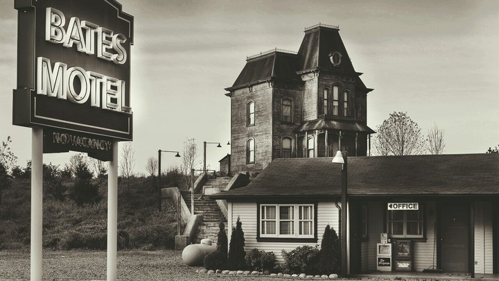 Bates Motel (2)