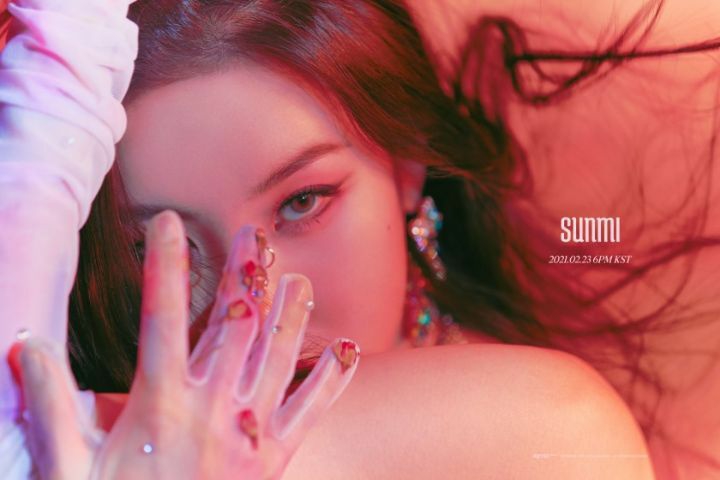 Korean singer Sunmi Album Post