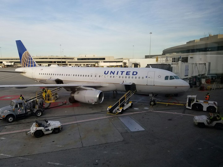 United Airlines A-320 at SFO