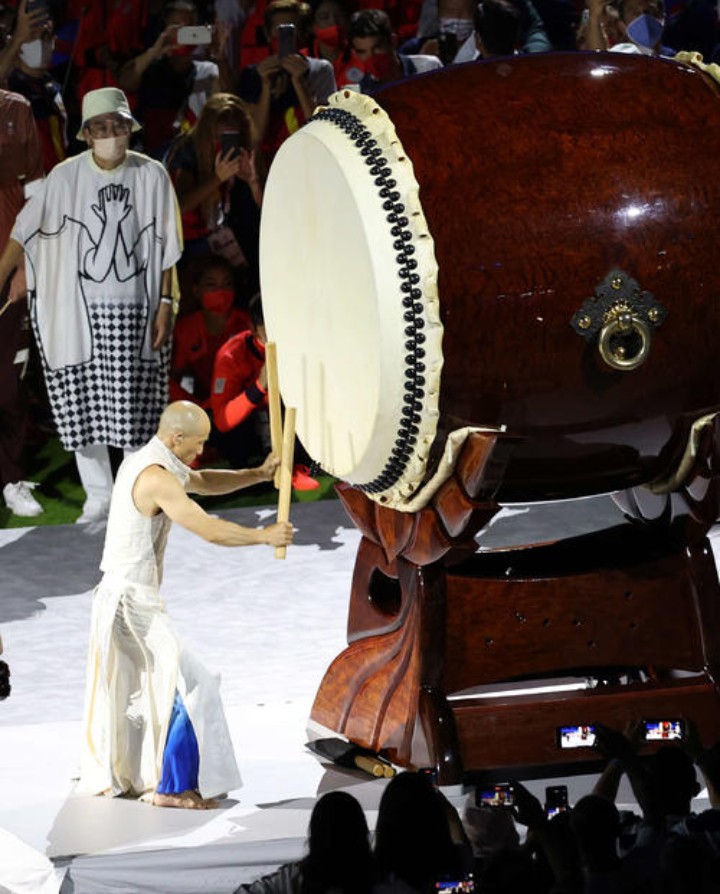 Giant Taiko Drum performance