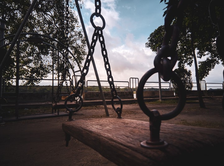 Alone in the park (colour)