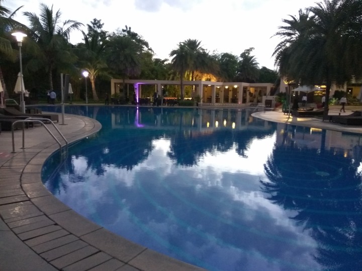 pool side