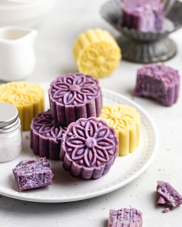 Mung bean cake