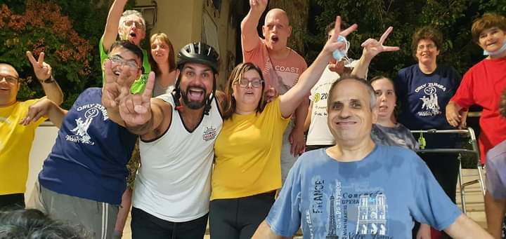 מריו בא לבקר אןתנו בזומבה בניצן רחובות