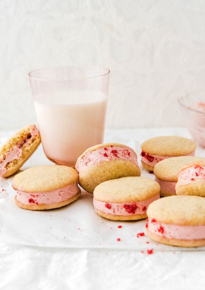 lemon strawberry cheesecake sandwich cookies
